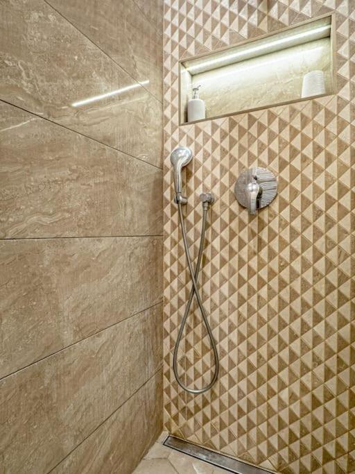 Westend Apartment Budapest Bagian luar foto