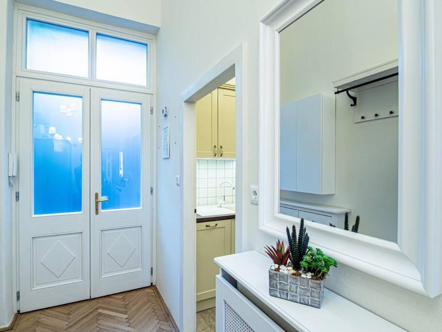 Westend Apartment Budapest Bagian luar foto