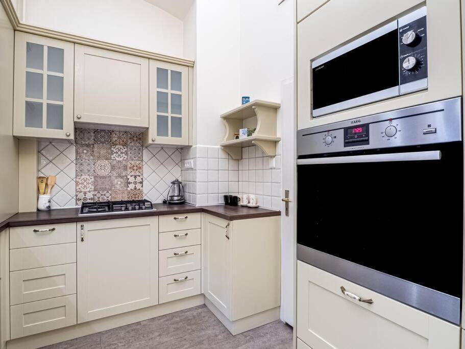 Westend Apartment Budapest Bagian luar foto
